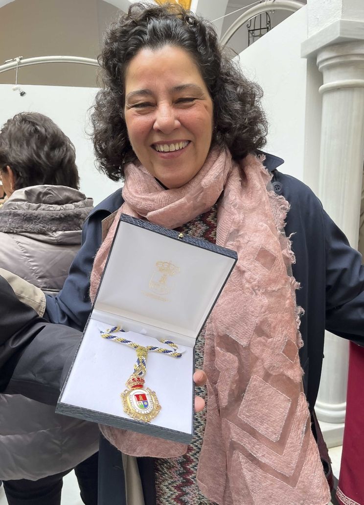 Asociación "Los Dólmenes": Medalla de Oro de la Villa. Ayuntamiento de Valencina.