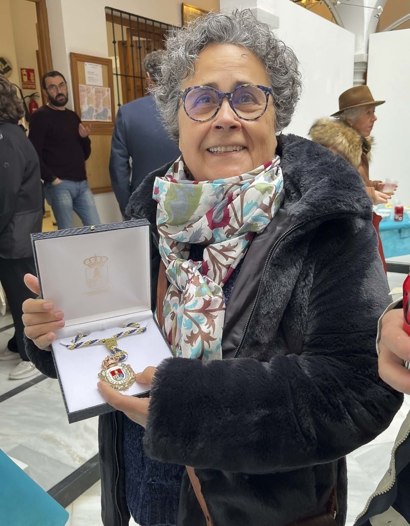 Asociación "Los Dólmenes": Medalla de Oro de la Villa. Ayuntamiento de Valencina.