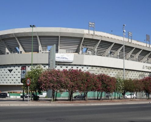 8 asociaciones de vecinos se oponen a la construcción de un espacio comercial junto al estadio del Betis