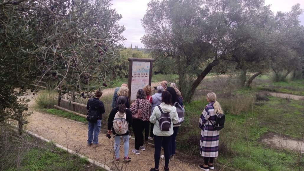 Hemos colaborado con el centro de personas adultas de san juan de aznalfarache dando a conocer el Riopudio