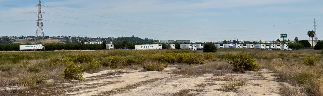Se ordena el desmontaje de la campa de camiones ilegal en la vega de Palomares del Río